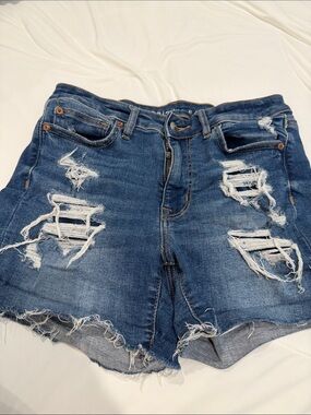 D20 American Eagle Outfitters Distressed Dark Blue Denim Shorts